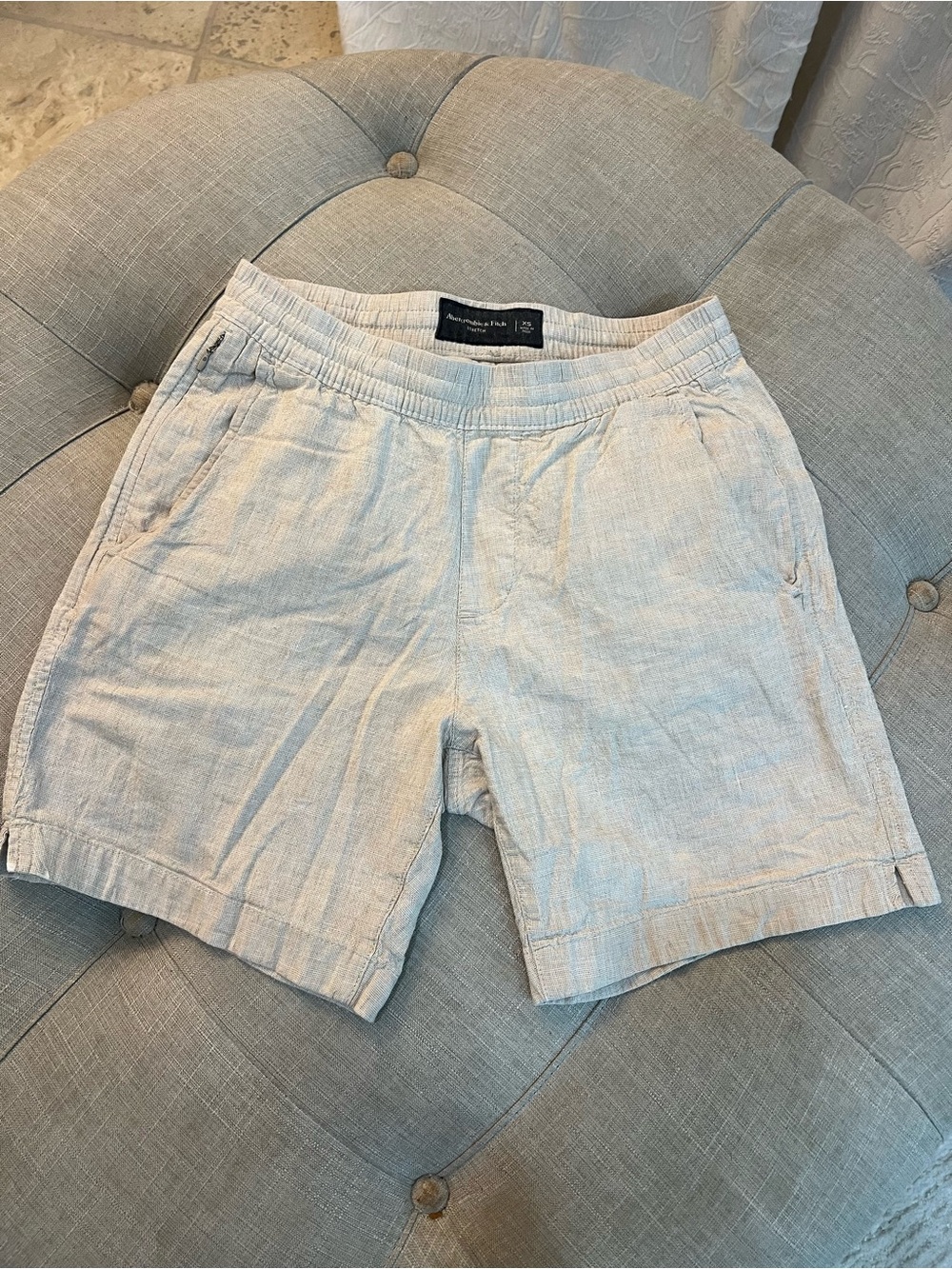 Abercrombie & Fitch Men’s Light Linen-Blend Flat Front Shorts